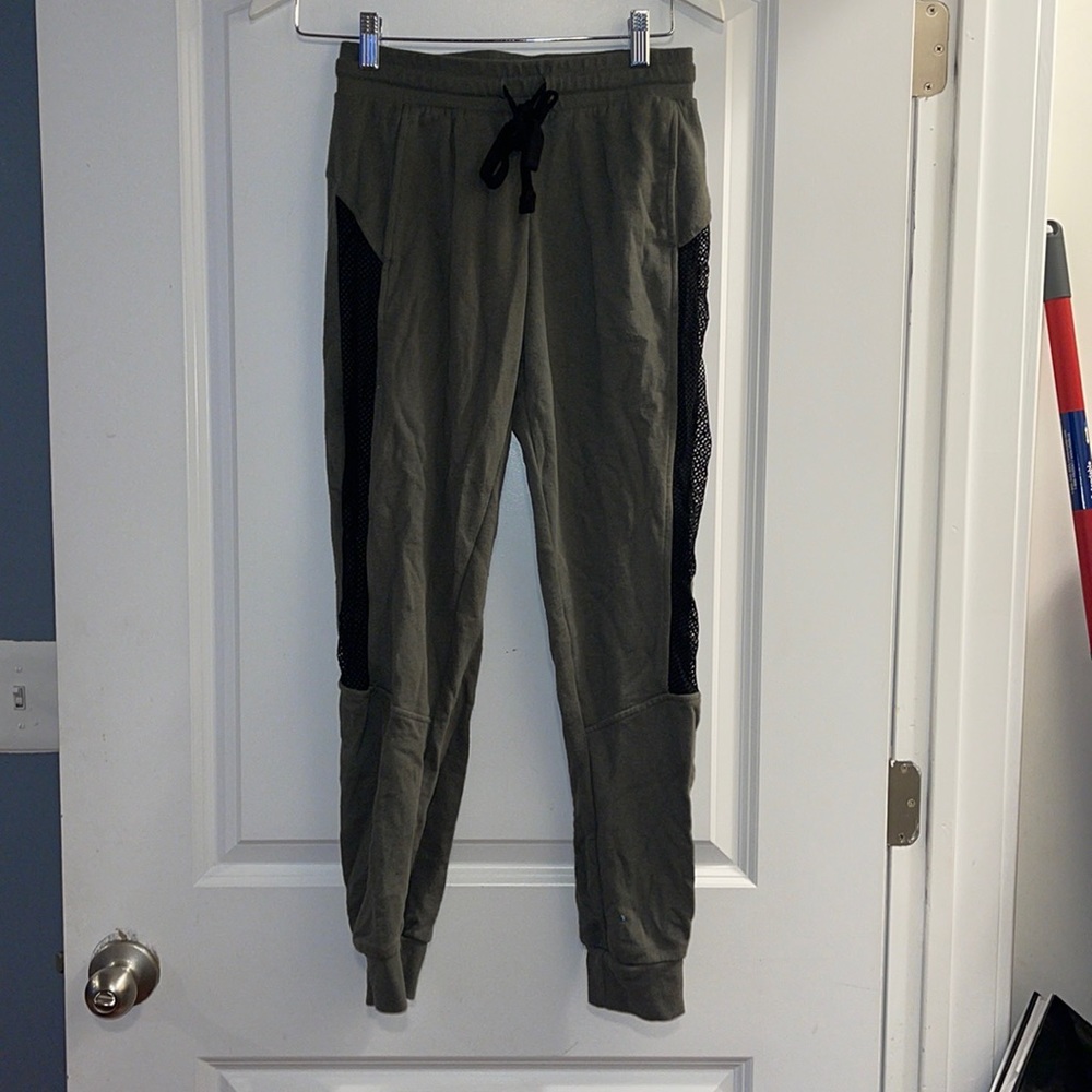 Garage Xs green black mesh on side drawstring joggers